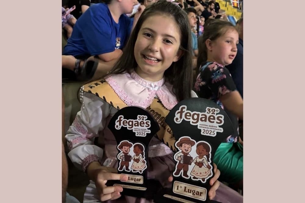 Betina Kiara se destaca no 32º Festival Gaúcho Estadual Estudantil em Cachoeira do Sul