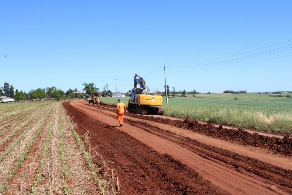 Iniciadas as obras de asfaltamento no acesso a Sede Nova