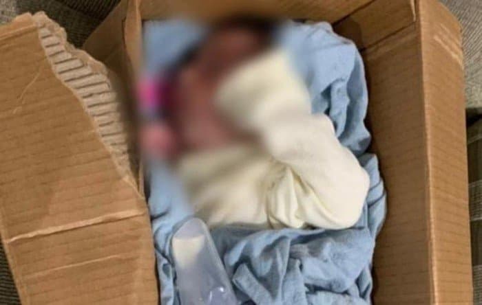 Bebê recém-nascida é abandonada em caixa de papelão em SC