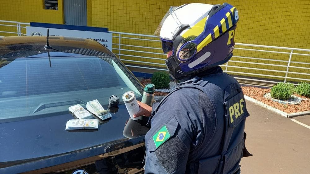 PRF apreende mais de 60 mil dólares escondidos em copos térmicos