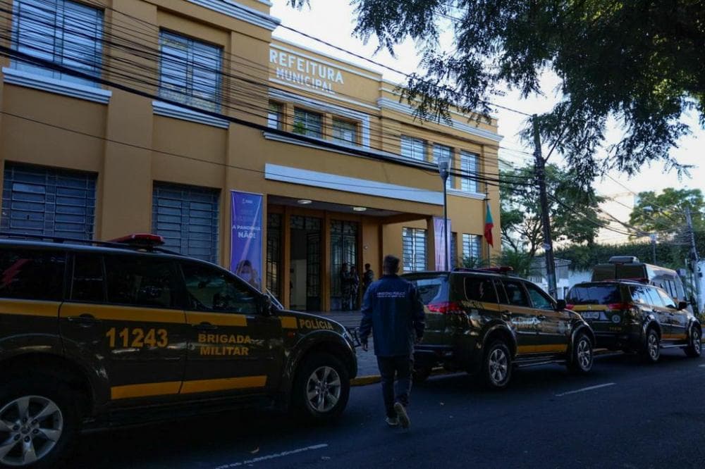 MP denuncia Jairo Jorge e outras 16 pessoas por crimes ligados a dispensa de licitações e contratos de serviços terceirizados