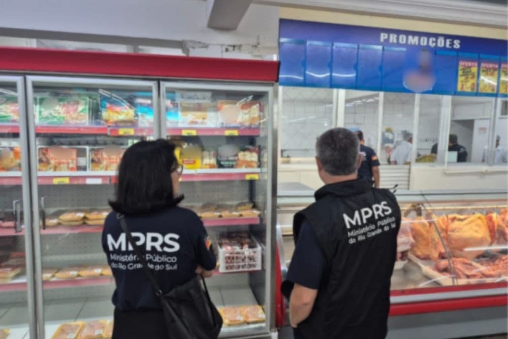 Fiscalização apreende 1,7 tonelada de produtos impróprios para o consumo em Sarandi
