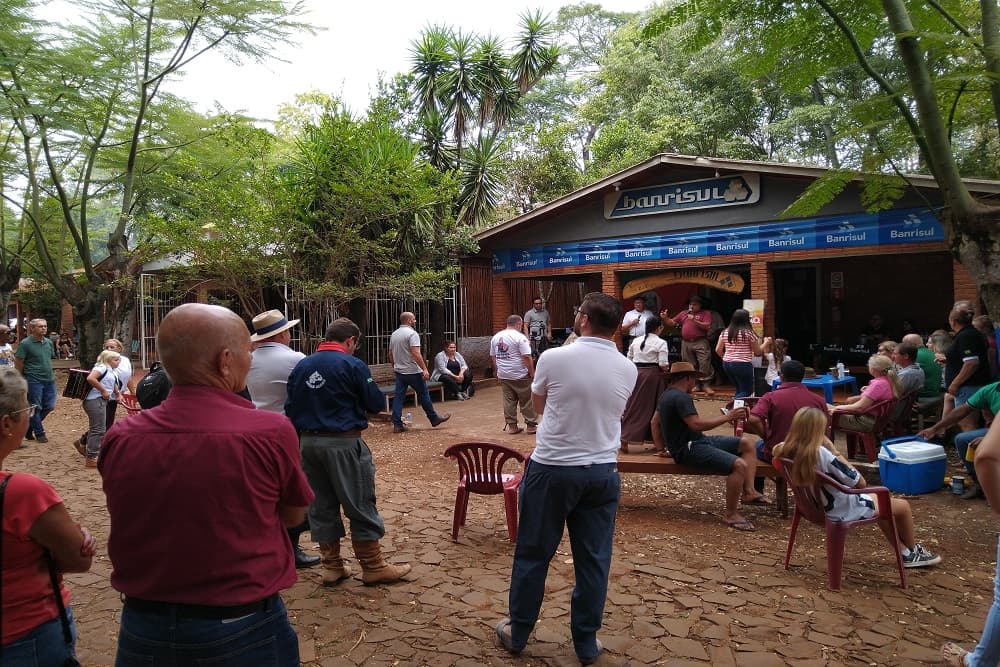 Pampa e Querência reuniu tradicionalistas no rancho do Banrisul durante o Rodeio Crioulo