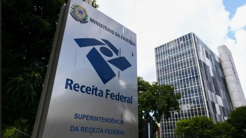 Receita Federal desmente fake news sobre taxações a transações financeiras a partir de R$ 5 mil