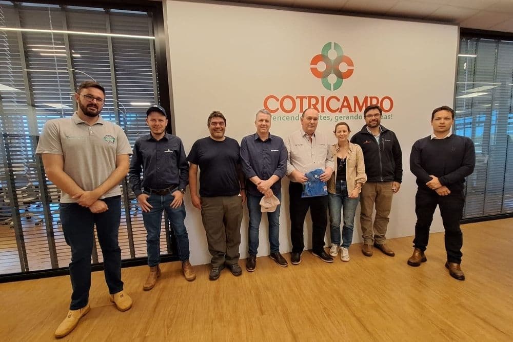 Profissionais do INTA, da Argentina, realizaram visitação técnica à Cotricampo