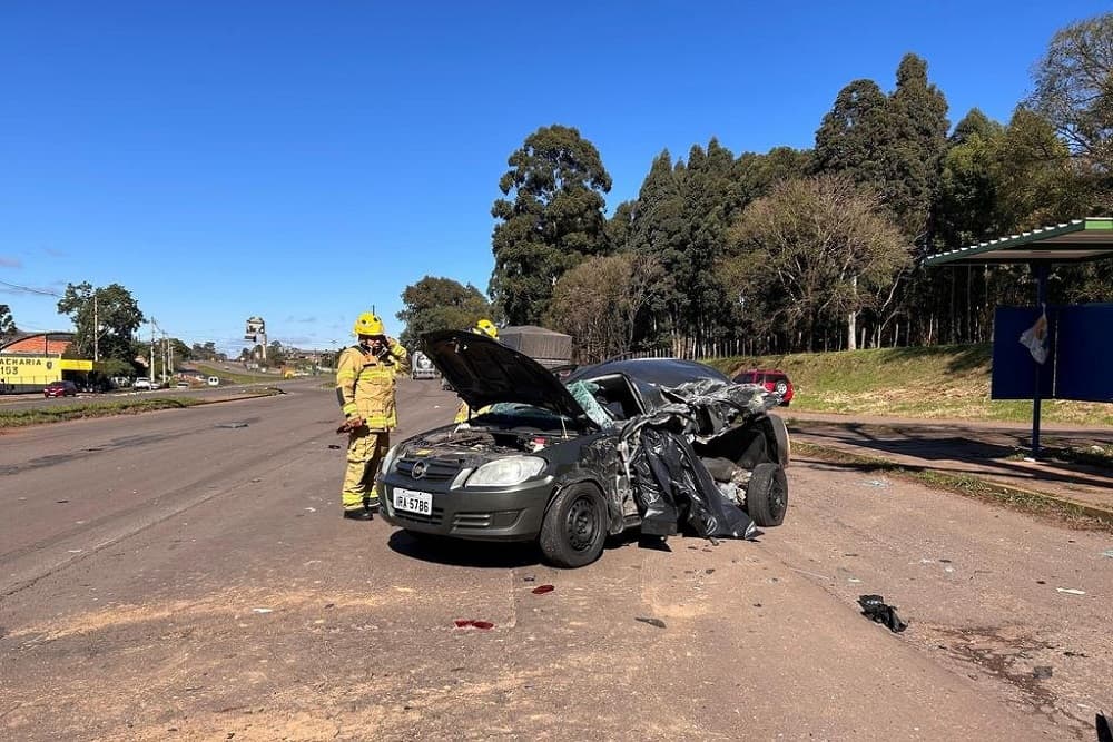 Acidente com cinco veículos causa uma morte e deixa feridos em Passo Fundo