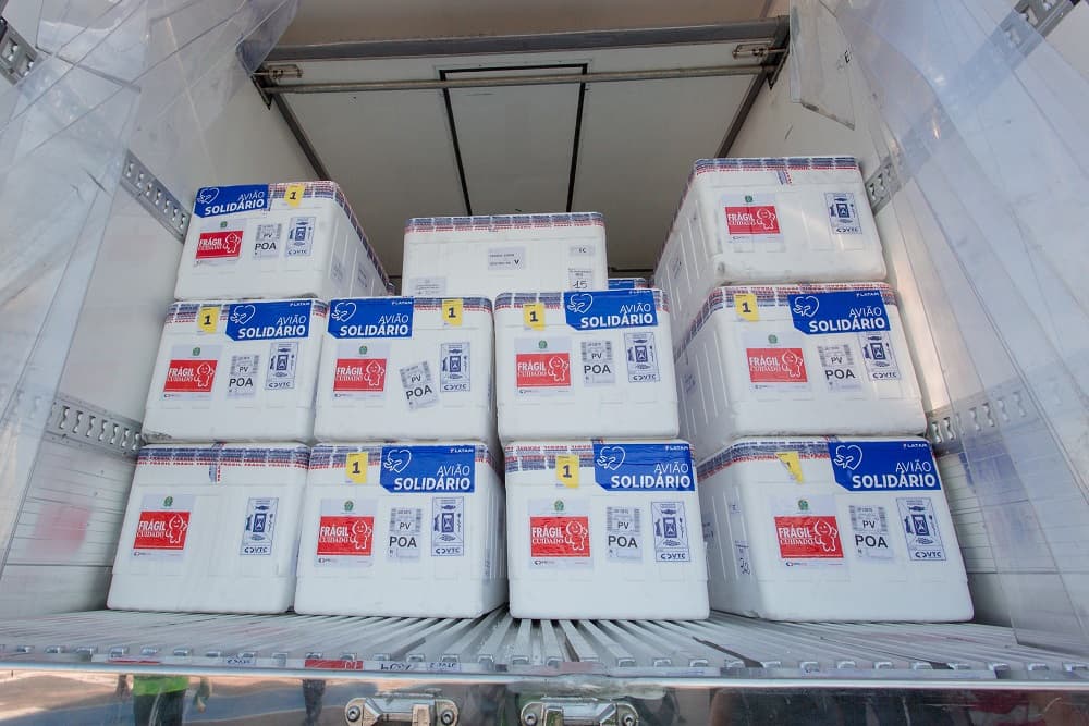 Estado recebeu 243,4 mil doses da vacina AstraZeneca na manhã desta quinta, dia 6