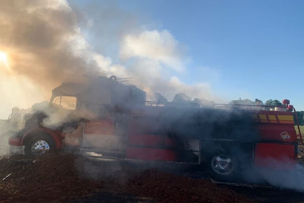 Bombeiro fica gravemente ferido após caminhão incendiar em Palmeira das Missões