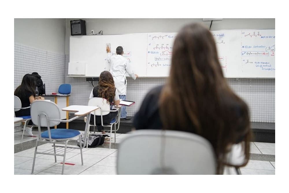Governo Federal cria poupança para incentivar permanência de jovens no ensino médio