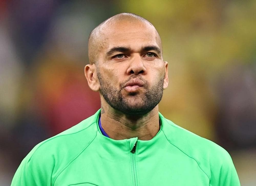 Daniel Alves é condenado a quatro anos e seis meses de prisão por agressão sexual