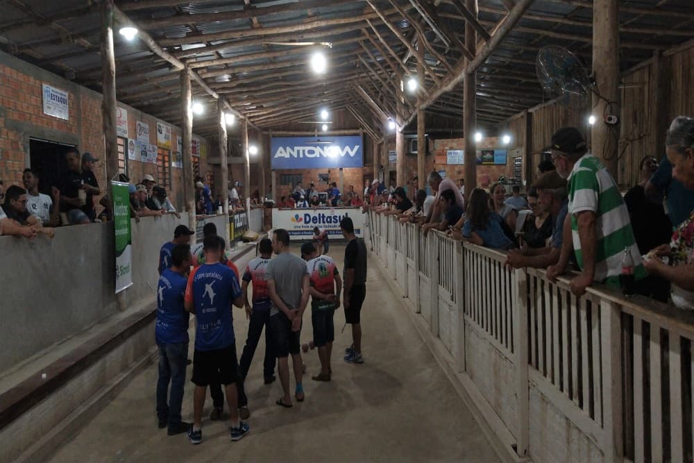 Equipes finalistas da 1ª Copa Querência de Bochas 2020 recebem premiação em dinheiro