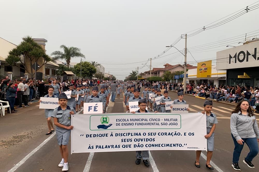 Desfile Cívico Estudantil celebra Independência do Brasil em Santo Augusto
