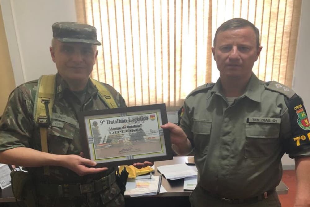 Tenente Dias recebe diploma Amigo do 9º Batalhão Logístico de Santiago