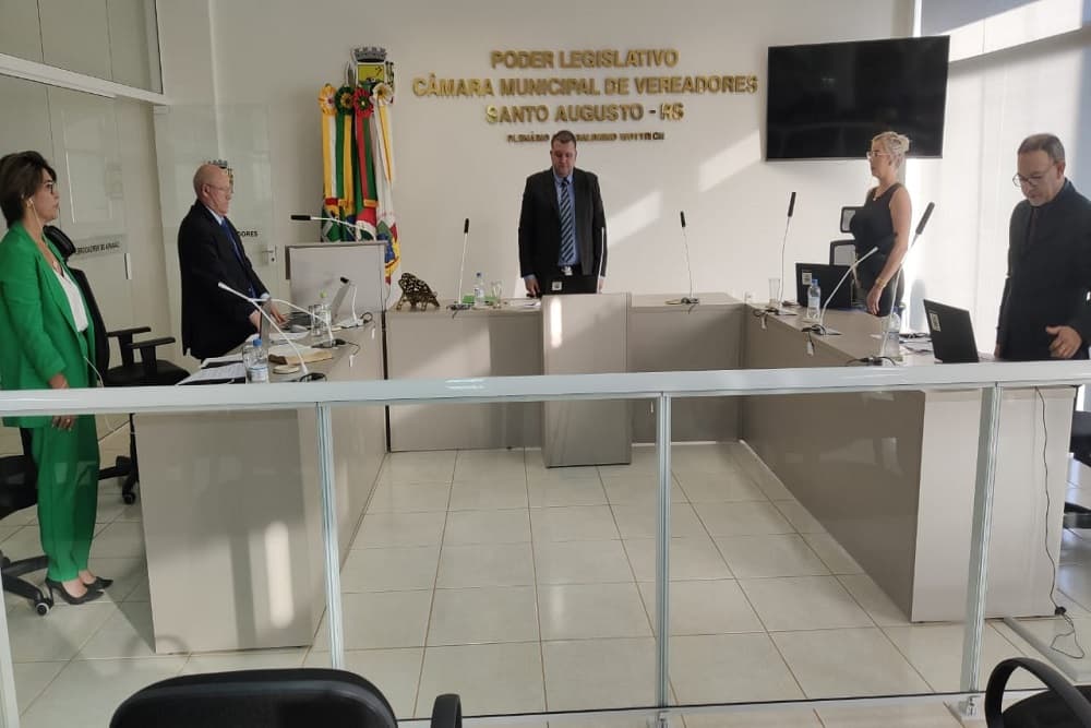 Em sessão virtual, prefeita, vice e vereadores foram empossados em Santo Augusto