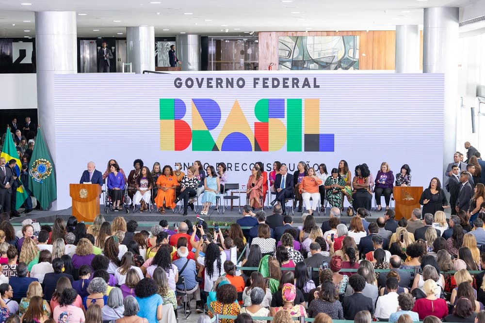 Ministério da Saúde garante oferta de absorventes pelo SUS