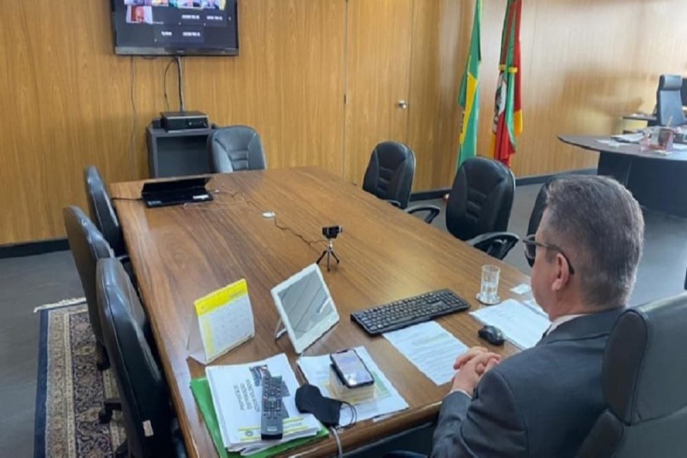 Instituições assinam acordo para combate às fake news nas eleições