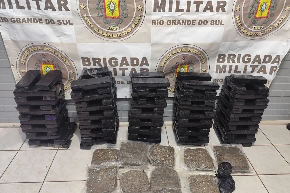 Brigada Militar apreende mais de 100 kg de drogas e prende traficante em Três Passos