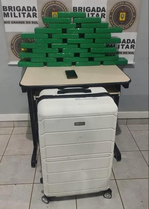 Homem é preso com 30 tijolos de cocaína na Rodoviária de Ijuí