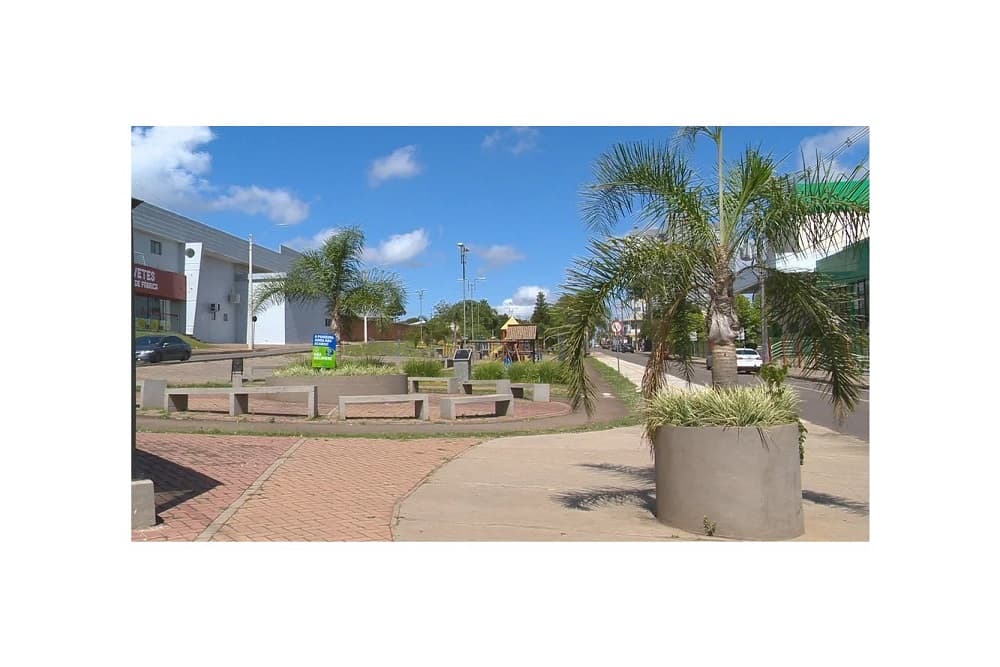 Bebê recém-nascido é encontrado em praça