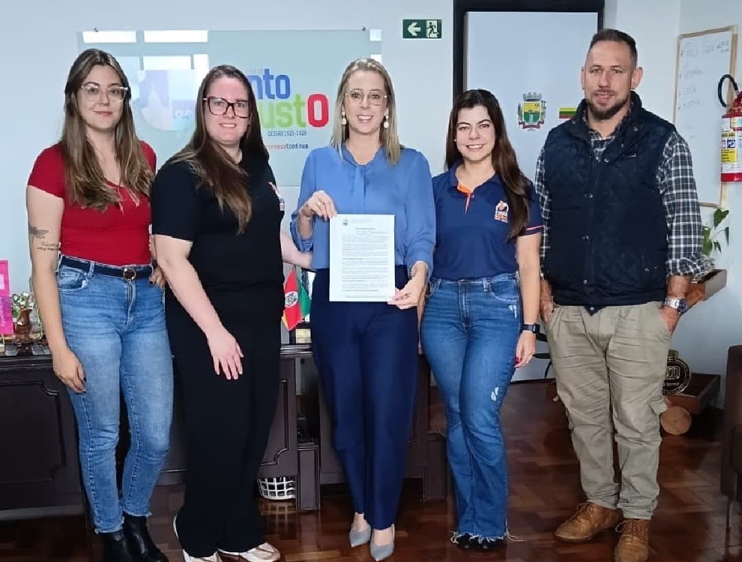 Prefeitura firma novo termo com Causa Animal para repasse de recursos