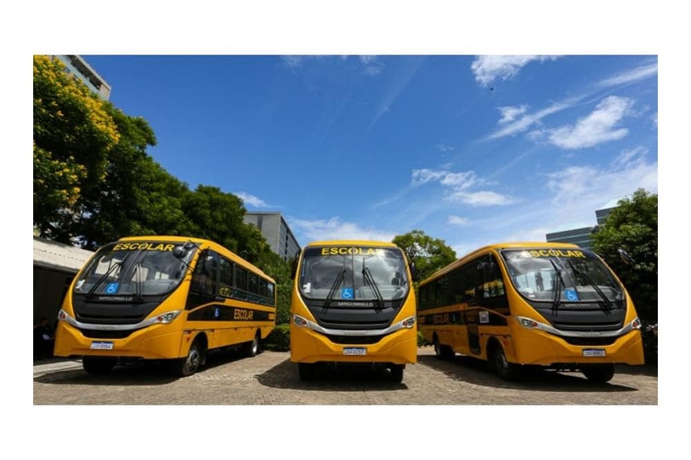 Com investimento de R$ 10 milhões, 46 ônibus são entregues para transporte escolar