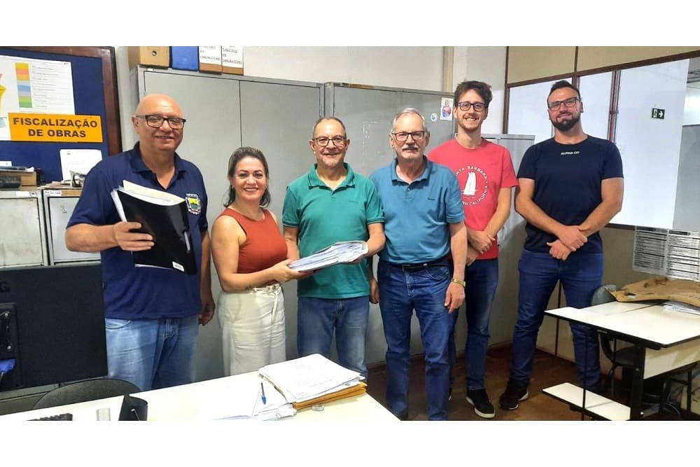 Prefeitura de Santo Augusto entrega alvarás para construção de moradias com o programa Minha Casa, Minha Vida