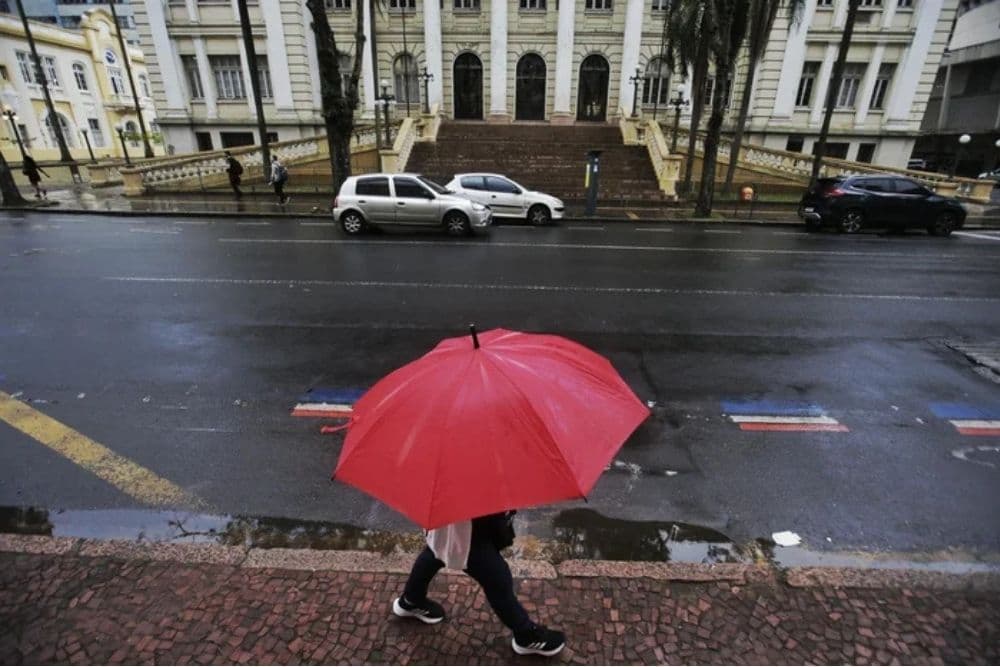 Chuva na metade Norte, tempo firme no Sul e redução da temperatura: como será a última semana de outubro no RS