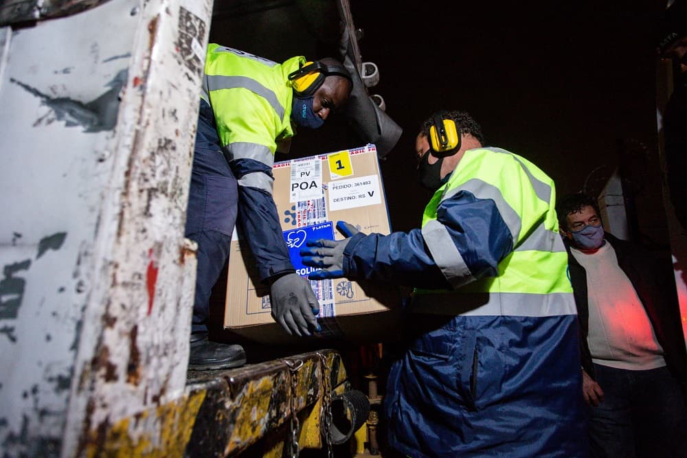 Vacinação contra a Covid-19 será retomada na segunda-feira