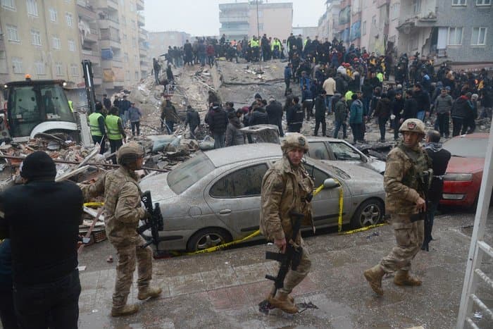 Terremoto mata milhares de pessoas na Turquia e na Síria