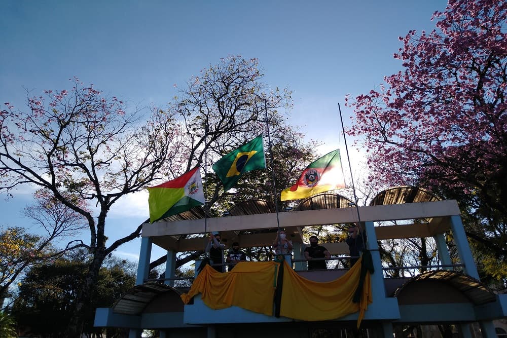 Com a presença de autoridades mirins, Semana da Pátria é aberta em Santo Augusto