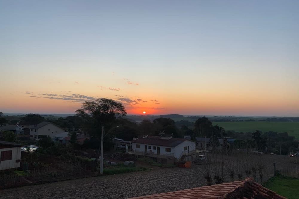 Sol entre nuvens marca trégua das chuvas no RS