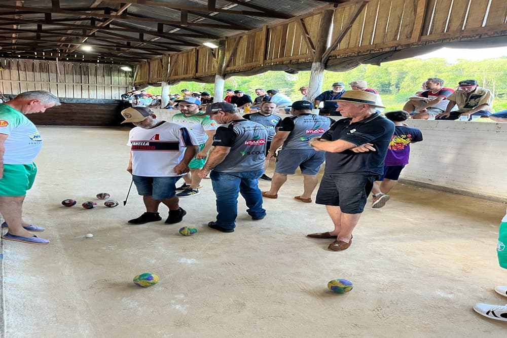 3ª Copa Querência/Sicoob de bocha conhece seus semifinalistas neste domingo