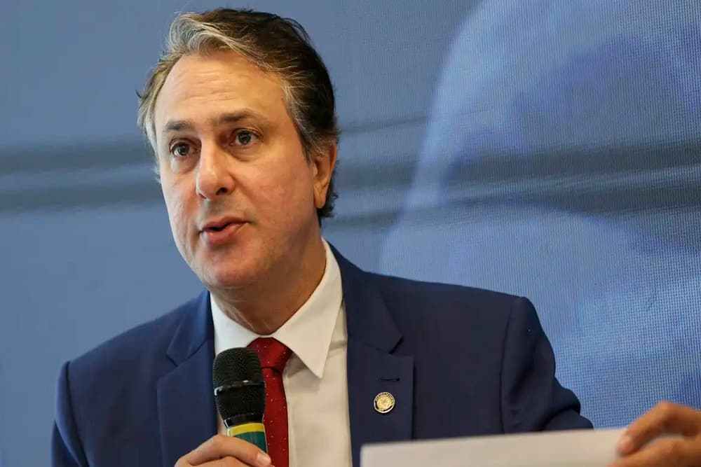 Enem 2024 registrou 12 redações com nota mil; uma da rede pública