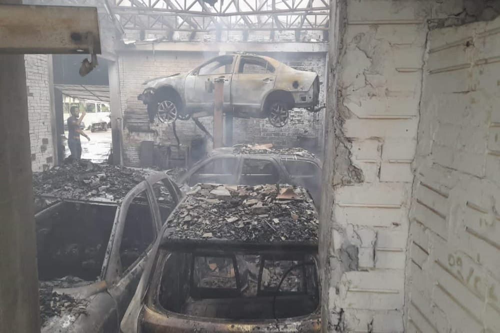 Incêndio atinge apartamento e parte de uma oficina em Três Passos