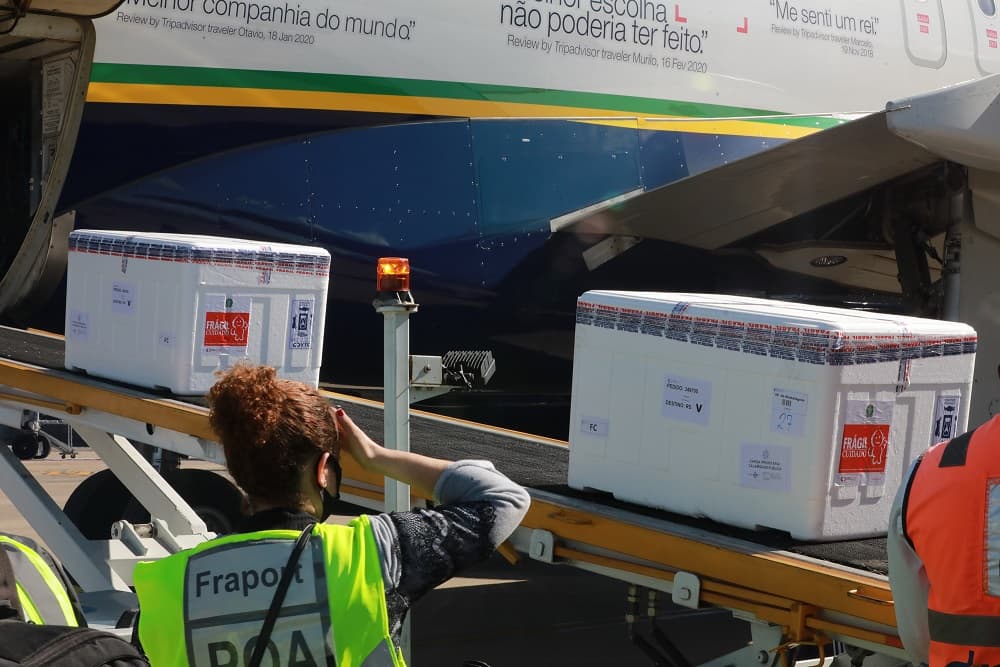 Estado distribui doses para fechar grupo de idosos e começar a vacinar pessoas com comorbidades