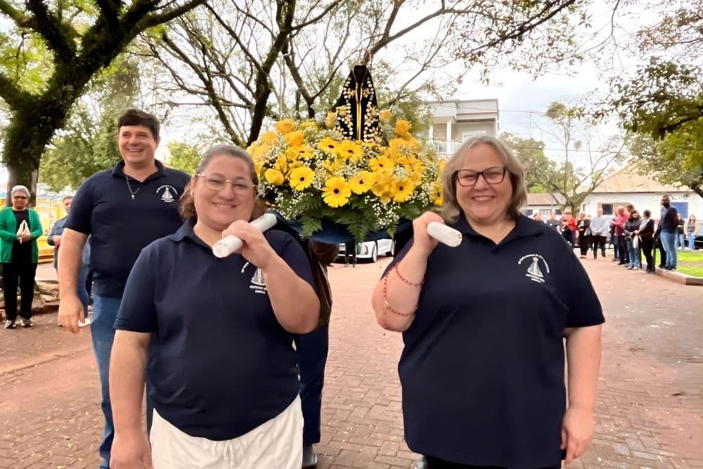 Romaria em Santo Augusto reúne fiéis em homenagem a Nossa Senhora Aparecida