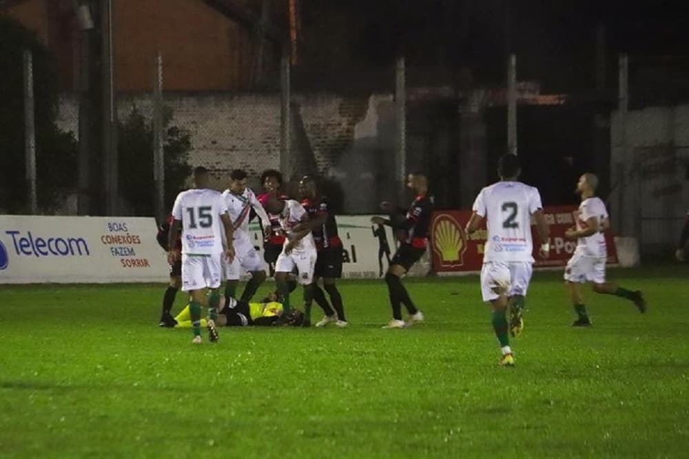 TJD-RS pune jogador que agrediu árbitro na Divisão do Acesso com dois anos de suspensão do futebol