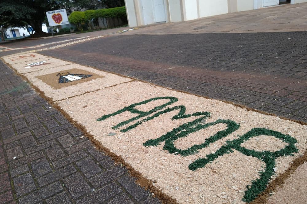 Paróquia São João Batista convida para confecção de tapetes de Corpus Christi nesta quinta-feira