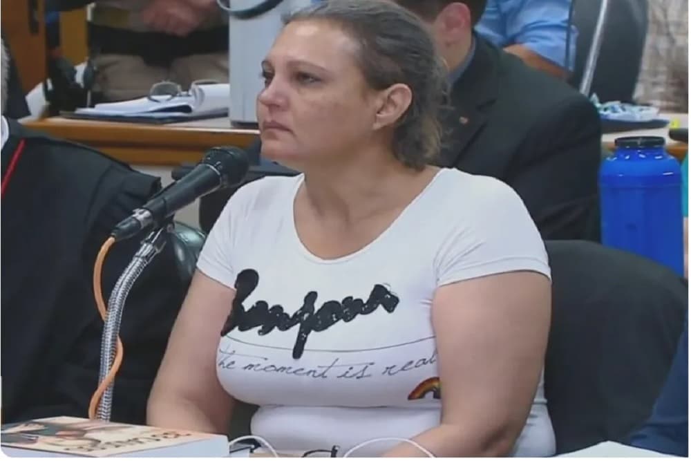 Condenada pela morte do menino Bernardo, Edelvânia passa a usar tornozeleira eletrônica no RS