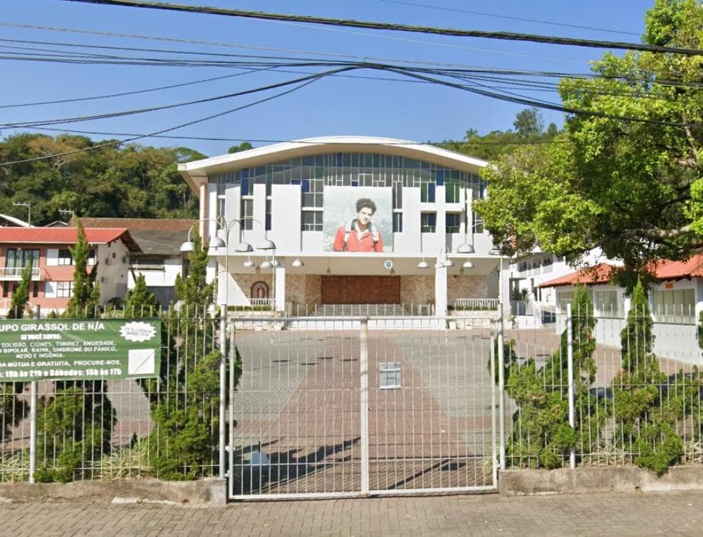 ‘Ele olhou pra mim e sorriu’: cura de câncer é atribuída a milagre de São Carlo Acutis em Blumenau