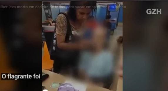 Mulher leva cadáver em cadeira de rodas para sacar empréstimo de R$ 17 mil