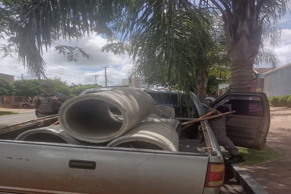 Homem é detido após furtar tubos de concredo de obra da prefeitura de Santo Ângelo