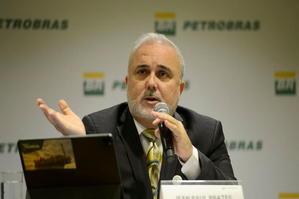 Presidente da Petrobras diz que guerra no Oriente Médio pode provocar aumento no preço do diesel