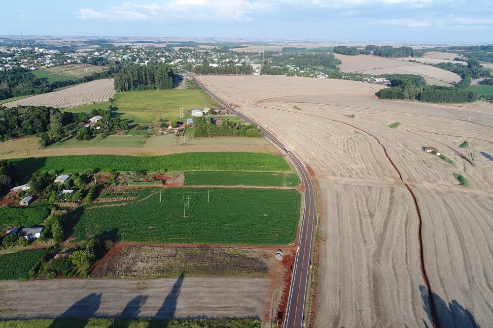 Assinado contrato para asfaltar trecho da Avenida do Comércio à Rua Inhacorá