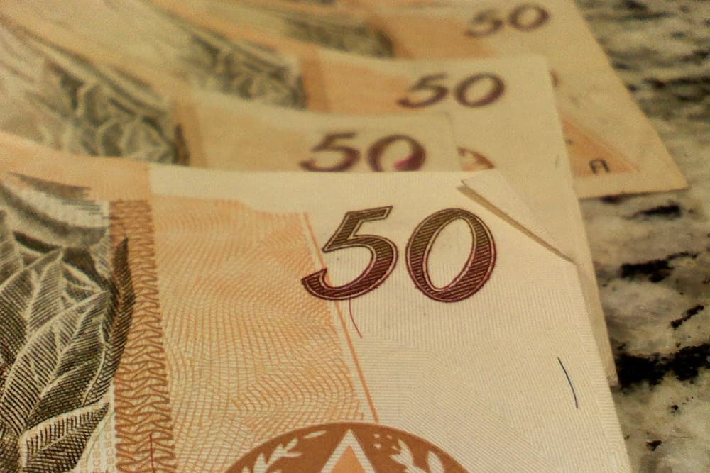 Receita paga terceiro lote de restituição do Imposto de Renda
