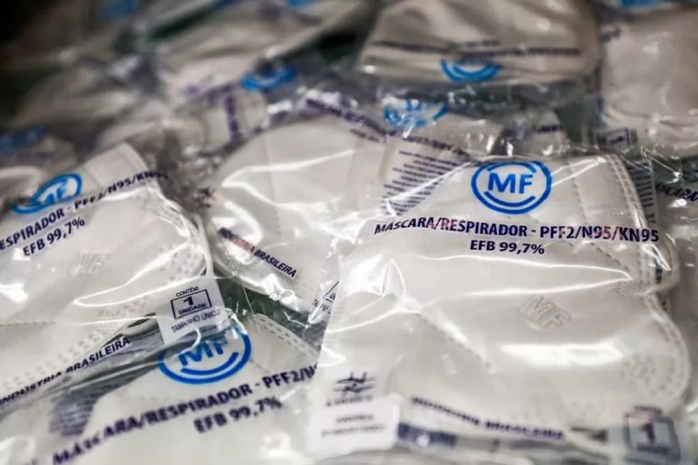 Governo do RS encomenda estudo sobre flexibilização do uso de máscaras ao ar livre