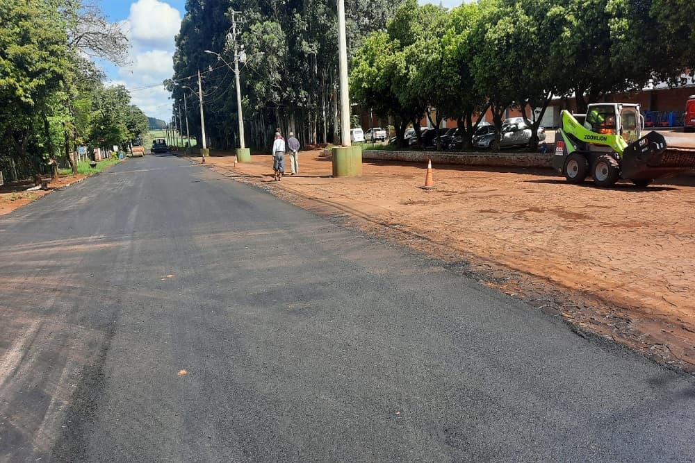 Começou as obras de pavimentação asfáltica na Área Industrial