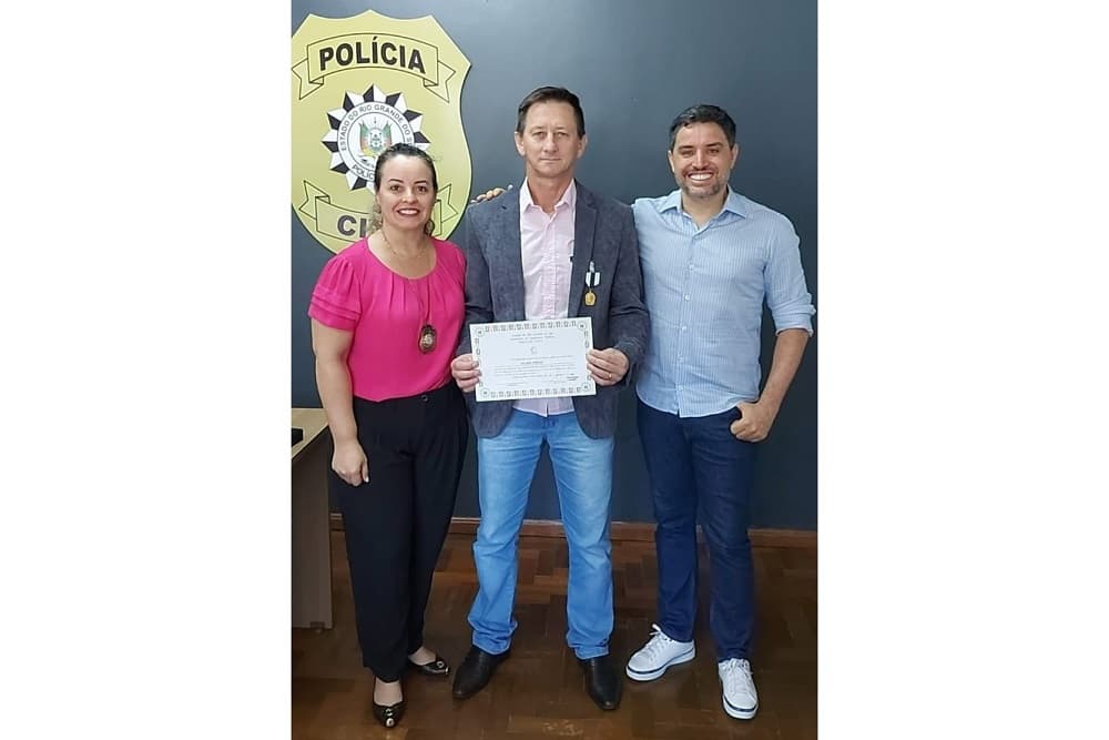 Policial Civil da 22ª Região Policial recebe Medalha De Serviço Policial Delegado Plínio Brasil Milano