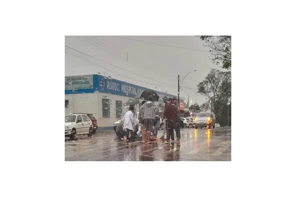 Mulher é atropelada em frente ao hospital de Coronel Bicaco