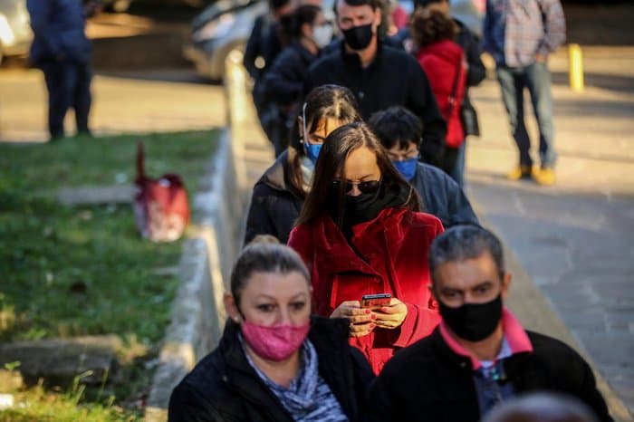 Confira o novo calendário de vacinação contra a covid-19 no RS